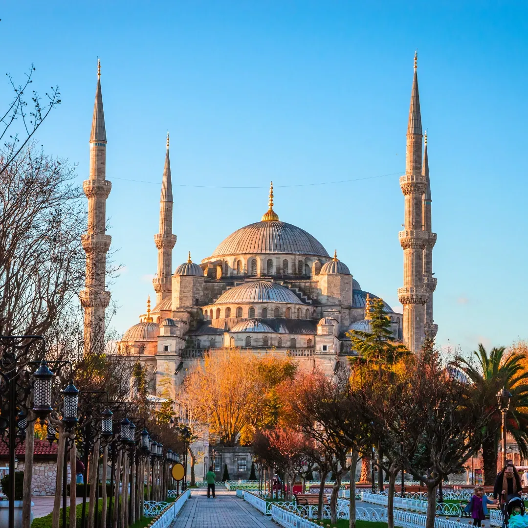 Japón & Estambul: Dos Mundos, Un Viaje
